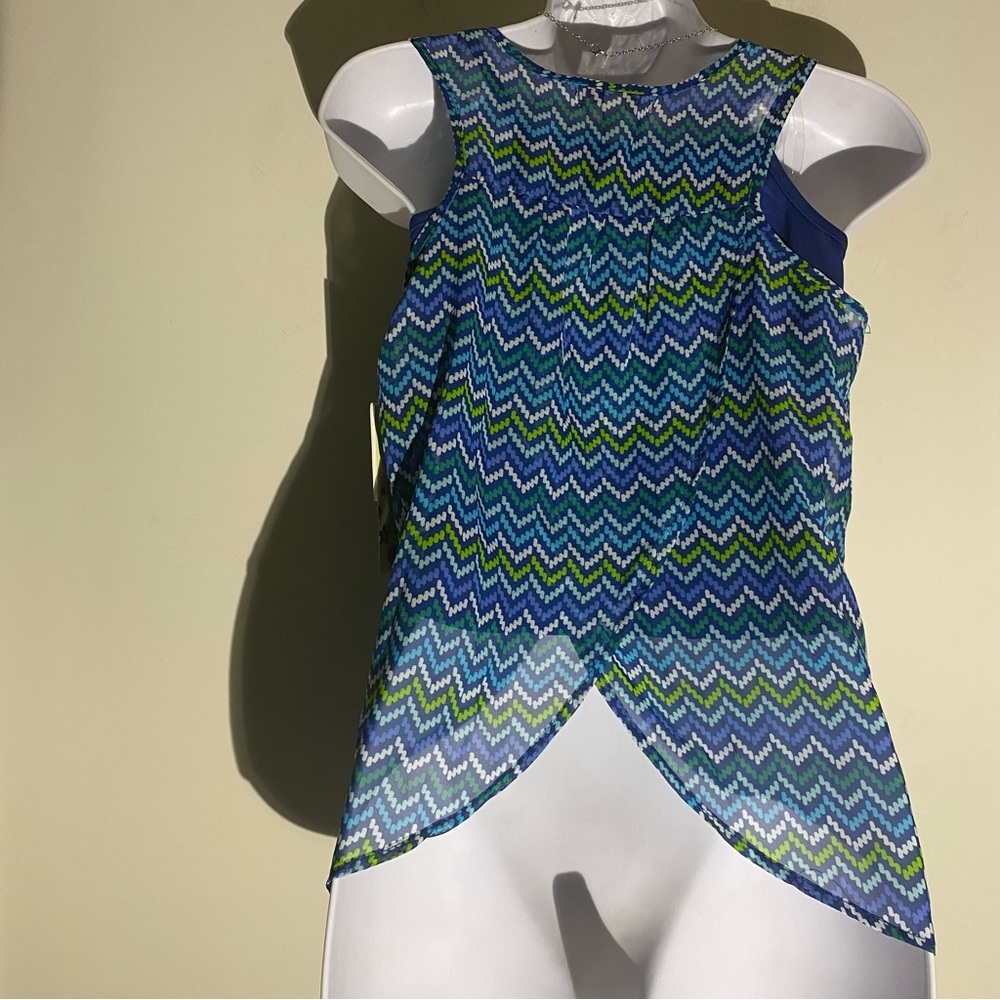 Speechless Chevron Blouse With Necklace